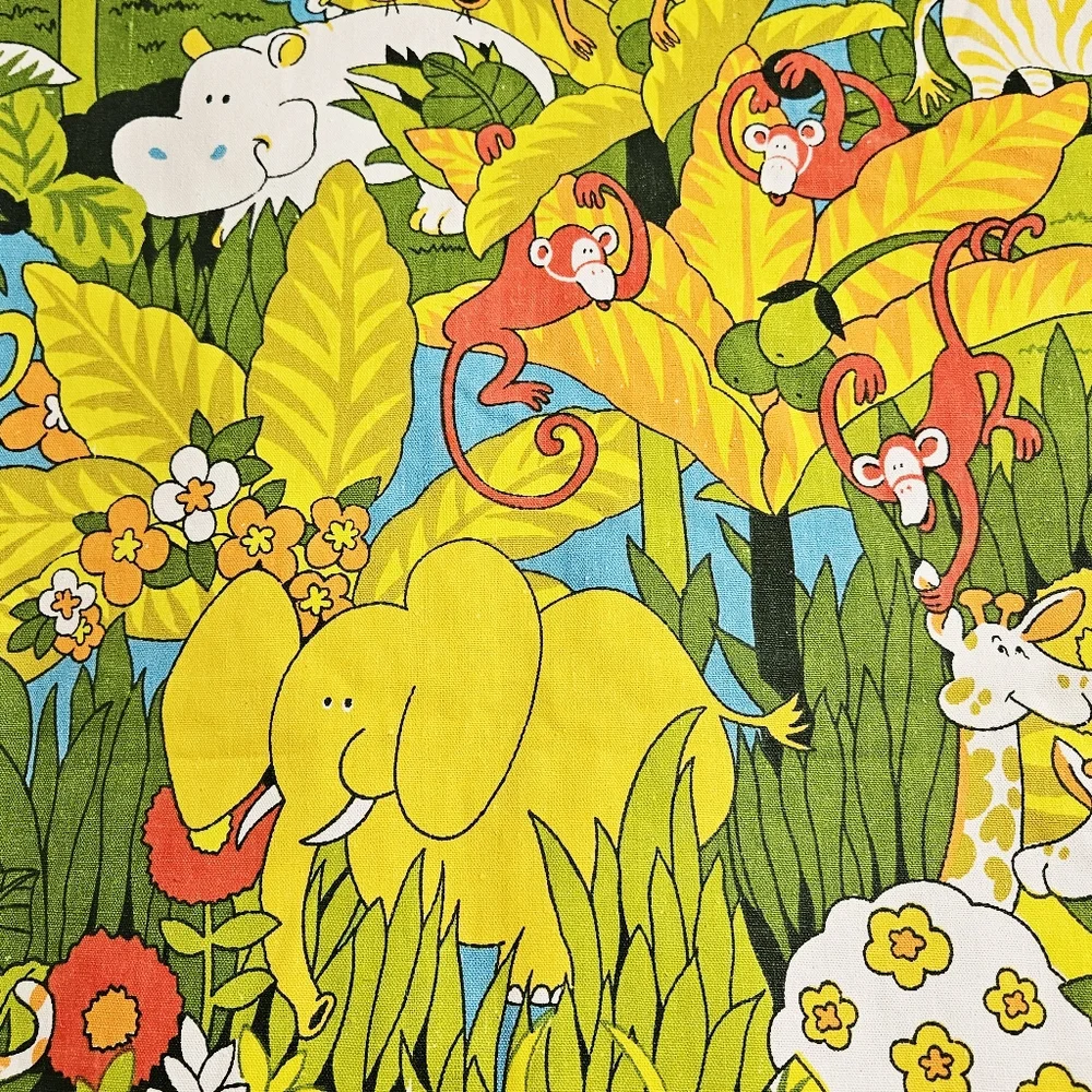 House N Home Fabric & Draperies - Vintage Jungle Theme Drapery Remnant - 1970's - Picture 4 of 10